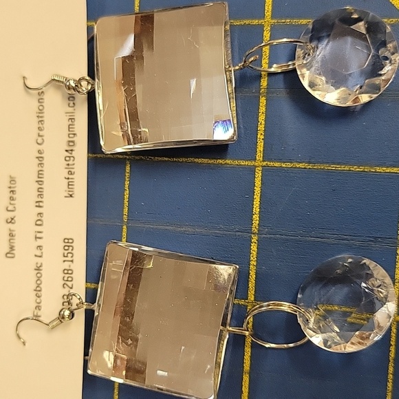 Clear Catheral Dangle Earrings - Picture 1 of 2